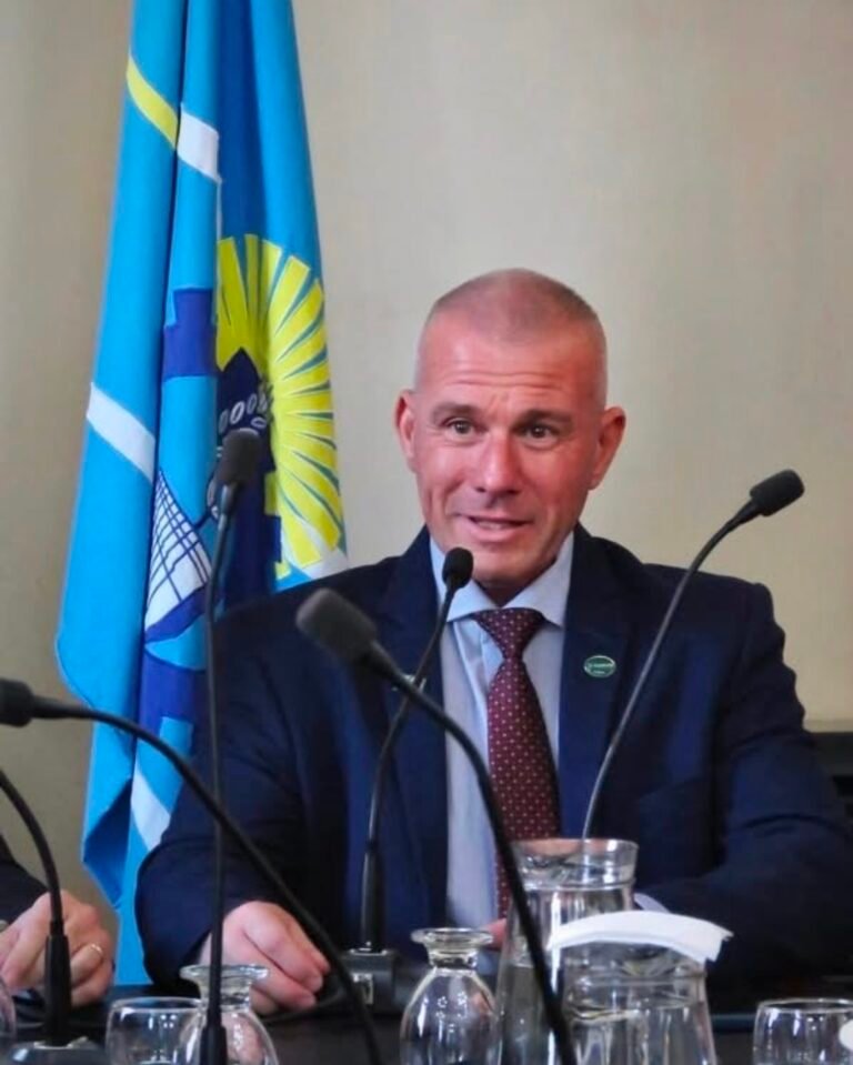 Chubut decretó tres días de duelo por el fallecimiento de Darío James, intendente de Gaiman