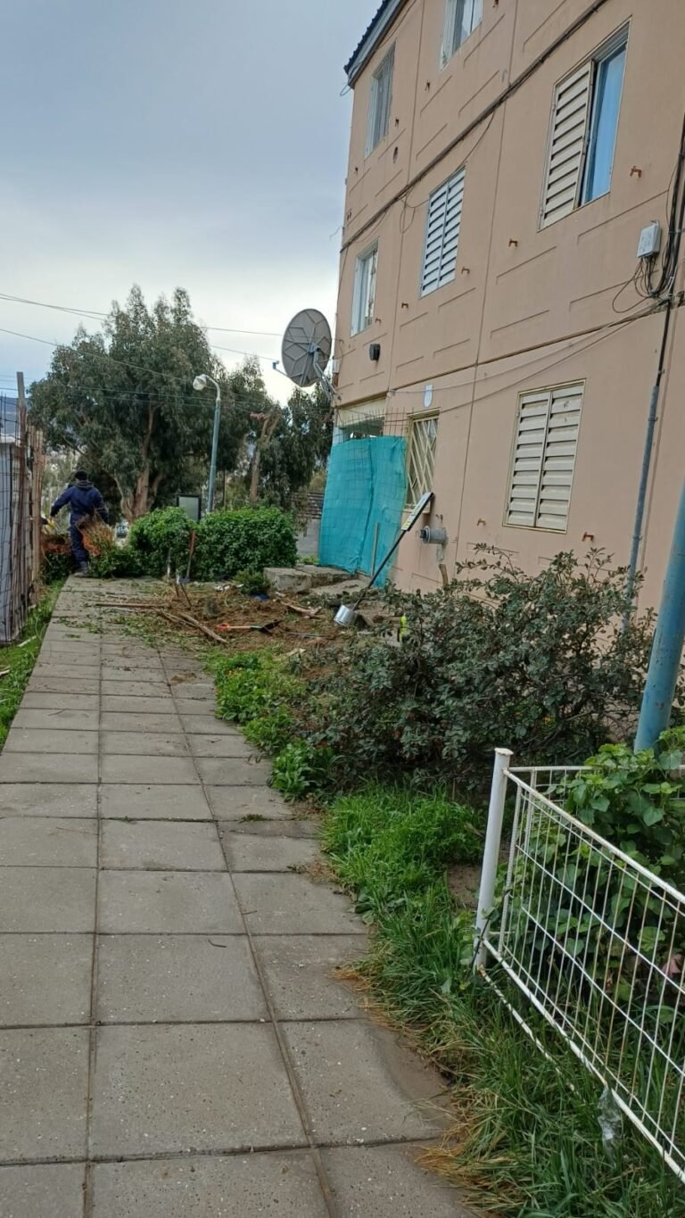 Avanzan en el despeje de calles para dar inicio a obras en el barrio LU4