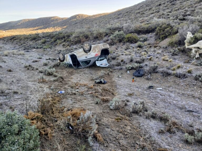 Un conductor quedó fuera de la banquina tras volcar por el hielo en la Ruta 26