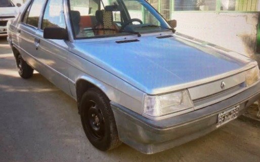 Robaron un Renault 9 en inmediaciones de un supermercado y piden ayuda para encontrarlo