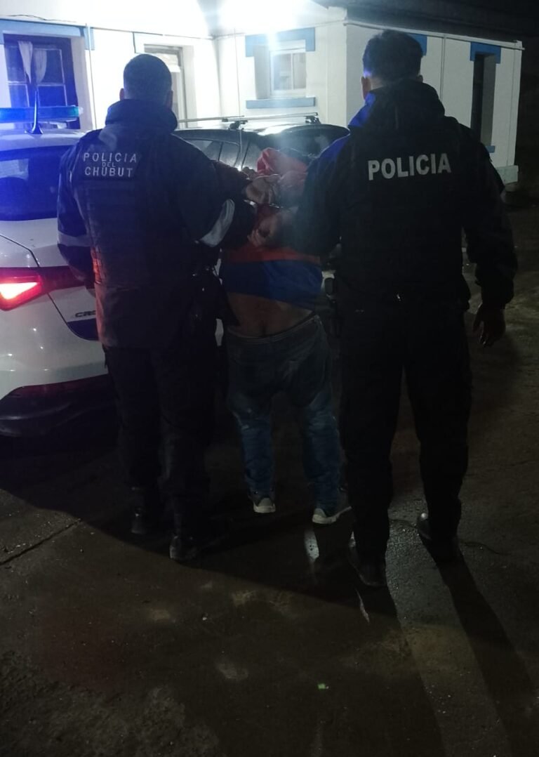 Un empleado municipal chocó, se durmió al volante y terminó demorado: dio 2,46 g/l de alcohol en sangre