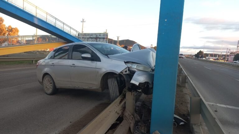 Ruta 3 y 39: una conductora colisionó contra el puente peatonal tras despistar