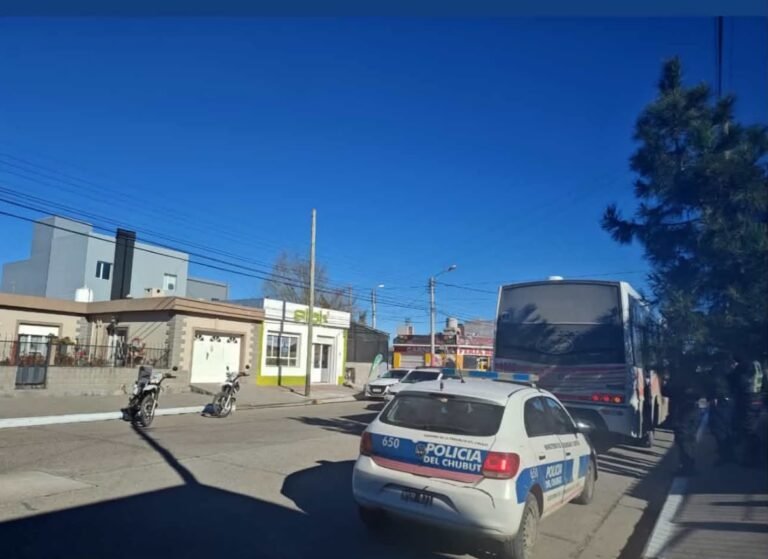 Un menor fue trasladado al Hospital Regional tras una brusca maniobra de un colectivo