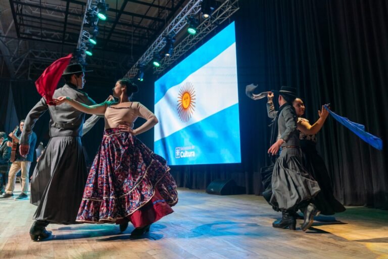 Día Mundial del Folclore con un gran festival en el Predio Ferial