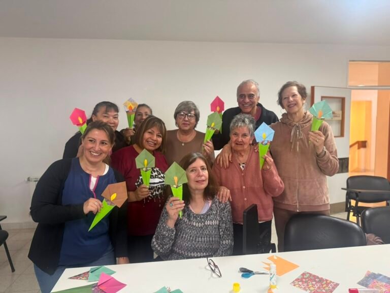El Hospital Alvear cierra las actividades del Día de la Ancianidad con un bingo musical