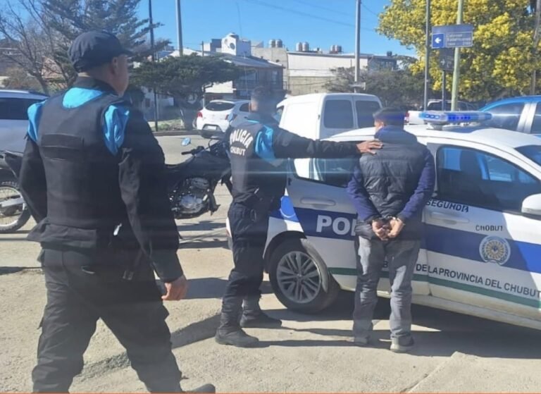 Intento de robo frustrado en Barrio Roca: detienen a un hombre tras ser sorprendido en una vivienda en reparación