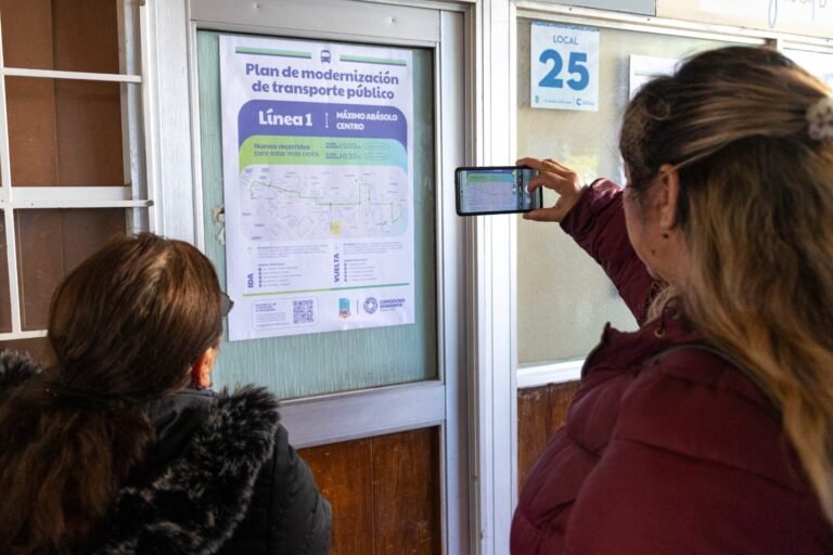 Transporte urbano: instalan nueva cartelería informativa para los usuarios