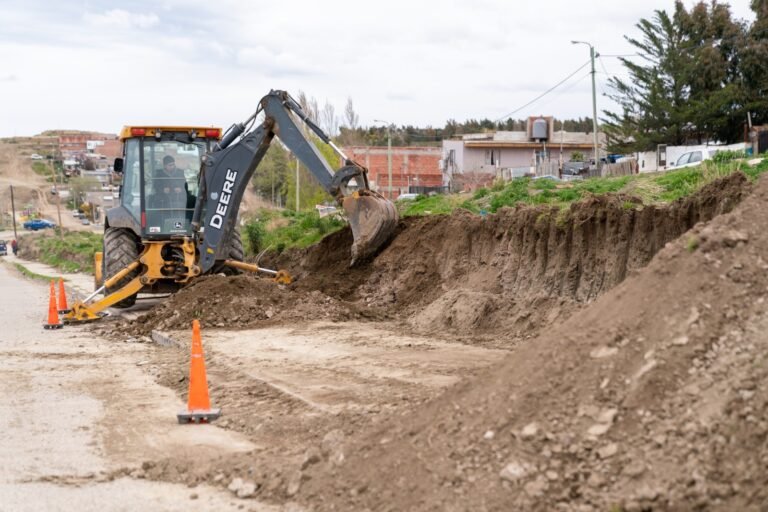 Avanza la construcción del corredor peatonal que unirá los barrios Máximo Abásolo y San Cayetano
