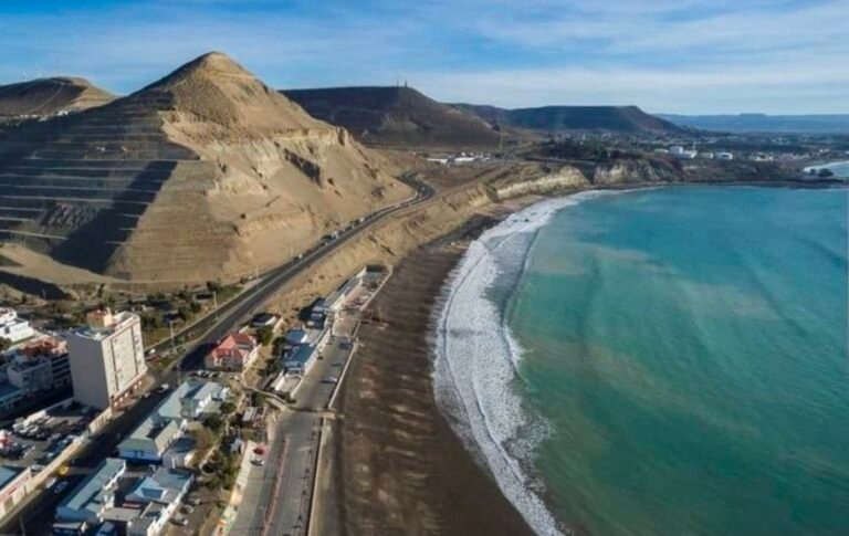 Tragedia en la Costanera: una mujer falleció tras ser rescatada del mar