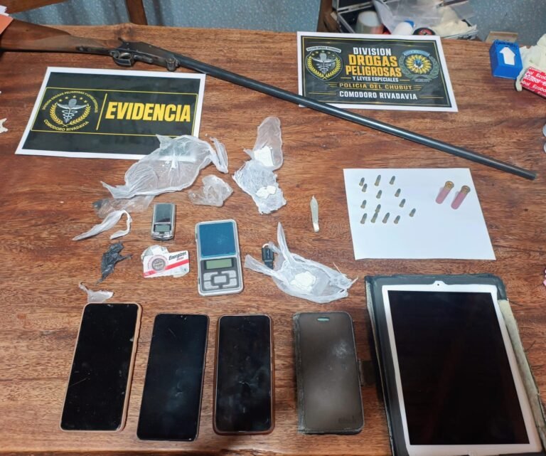 Armas, cocaína fraccionada y seis imputados tras cinco allanamientos