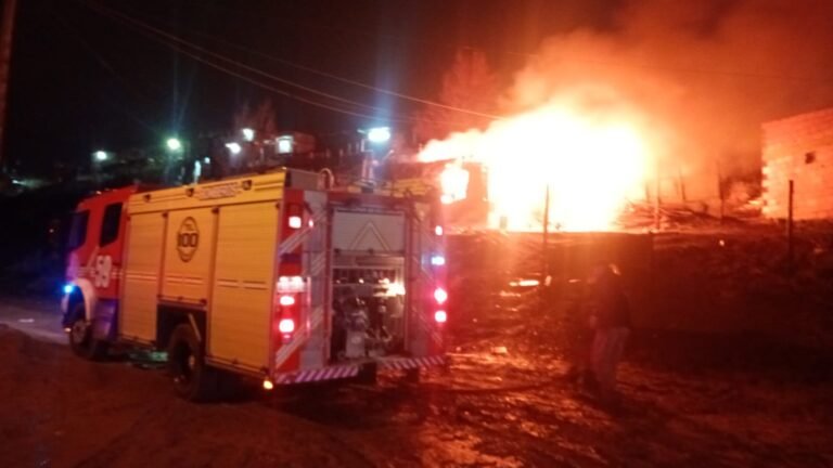 Incendio de vivienda: un joven terminó hospitalizado con graves quemaduras