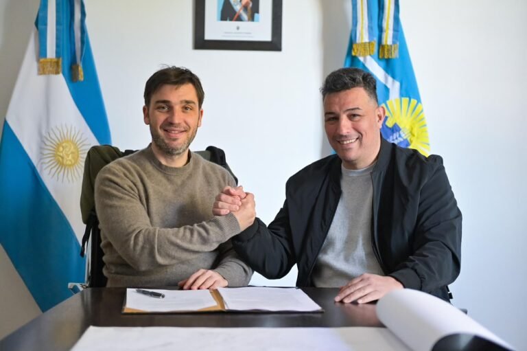 Torres y Balochi firmaron acuerdos para avanzar con obras estratégicas de agua y energía en Sarmiento