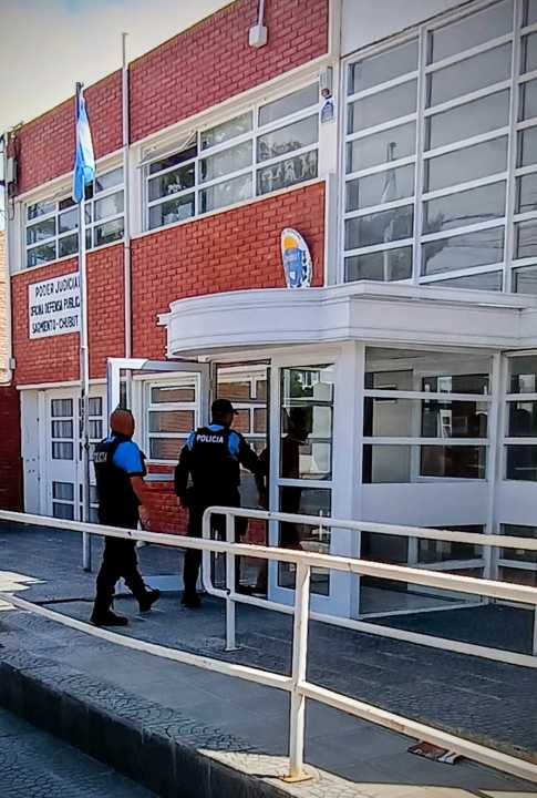 Una seguidilla de robos terminó con dos detenidos, una adolescente imputada y una mujer acusada de encubrimiento