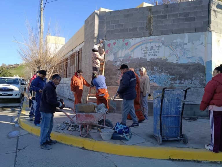 “Salud mental es cosa de todos”: acondicionan el Hospital Regional para plasmar un mural comunitario