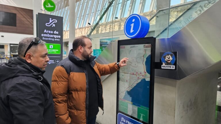 Comodoro Turismo instaló un tótem interactivo de atención al viajero en el Aeropuerto Mosconi