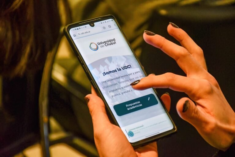 La Universidad del Chubut presentó el nuevo portal web institucional