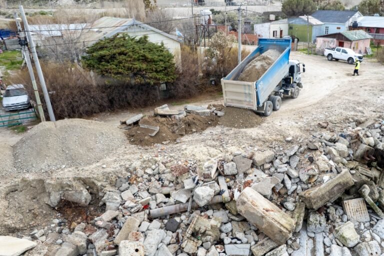 Erosión marina: buscan recuperar la circulación en un sector costero de Km. 5