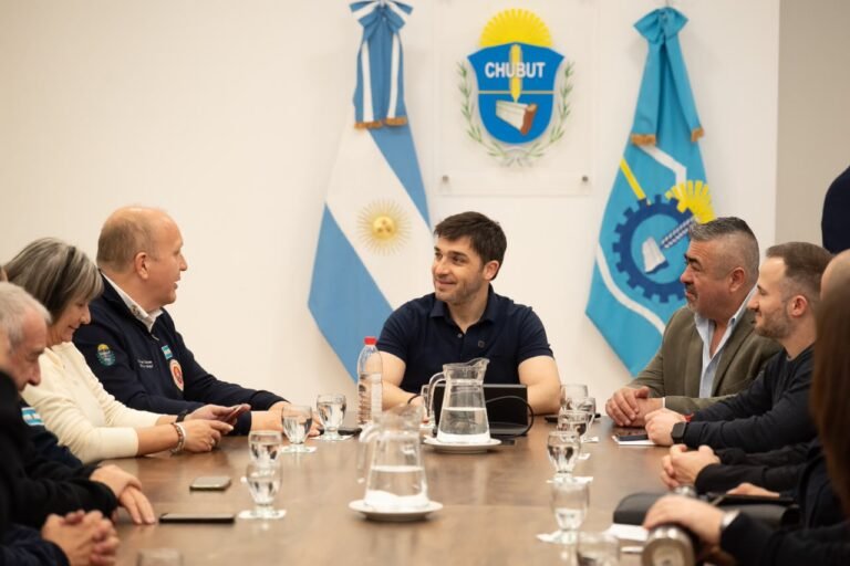 Chubut suma ocho nuevos camiones para reforzar la lucha contra los incendios