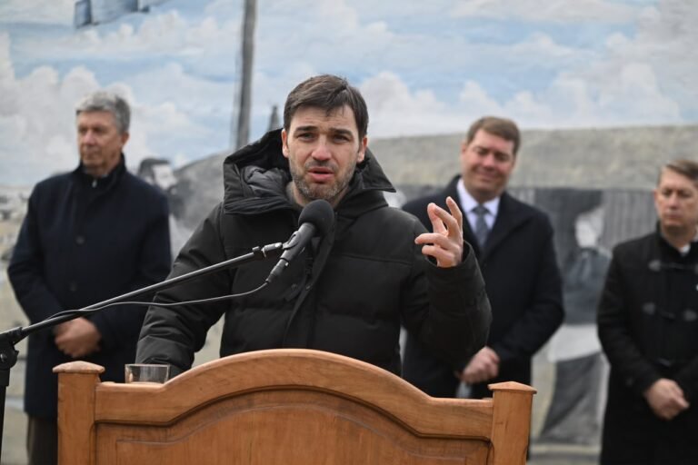 Torres anunció nuevas viviendas para los vecinos de Rawson y destacó el avance de obras estratégicas