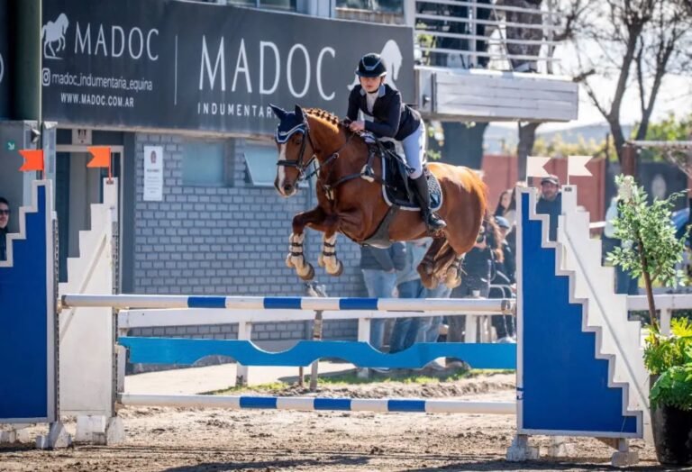 Tres jóvenes de Rada Tilly representarán a la Argentina en el Sudamericano de Equitación