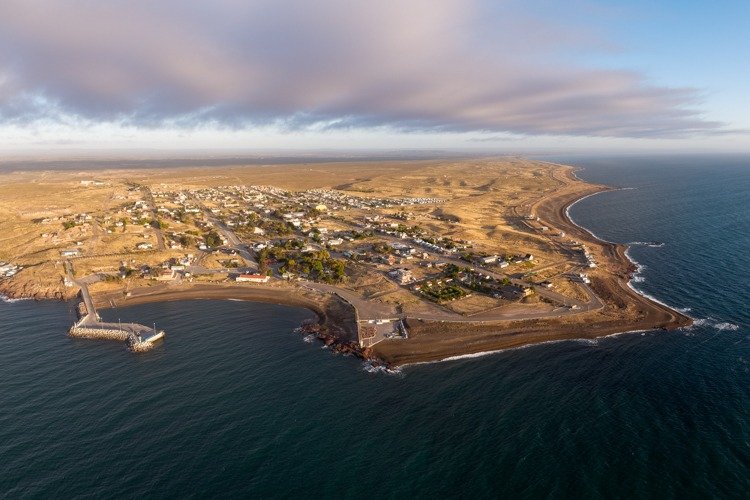 Una obra de 77 kilómetros busca transformar el abastecimiento eléctrico de Camarones