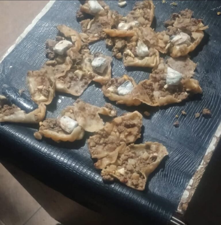 Quiso ingresar droga a un interno y la escondió dentro de una empanada