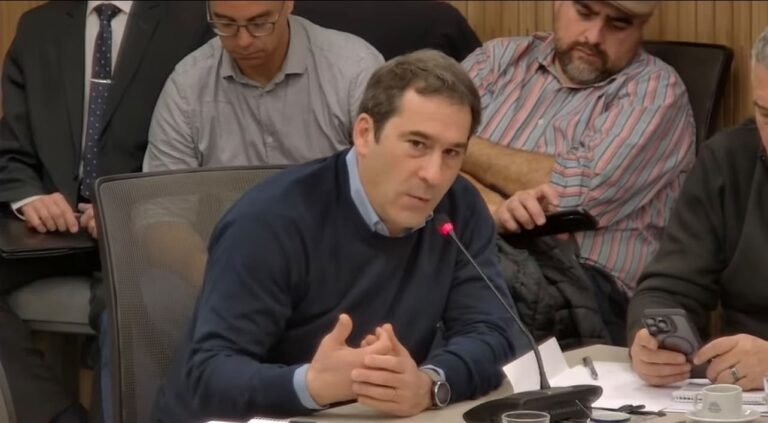 Luque exigió medidas contra el gobierno de Punta Arenas por avanzar en negocios con el petróleo de las islas