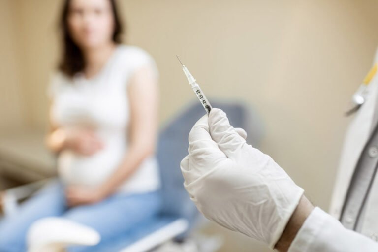 Extienden hasta el 30 de septiembre la vacunación contra el Virus Sincicial Respiratorio