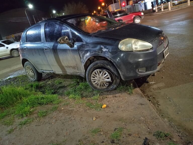 Chocó a una familia en la Avenida Roca, dejó a dos nenas con golpes y se dio a la fuga