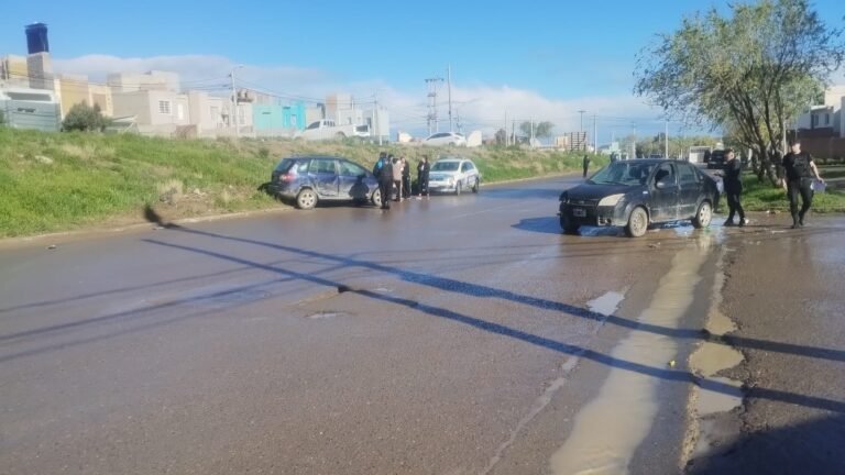 Un nene de 3 años resultó herido tras una colisión entre dos vehículos en el barrio Panadero