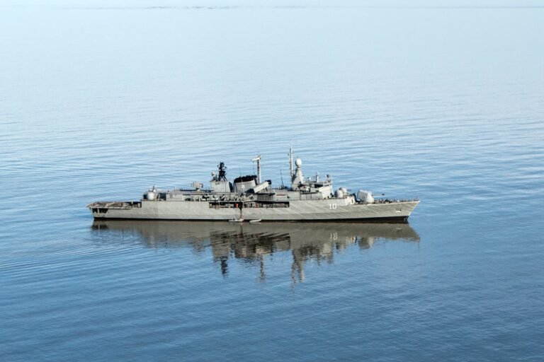 El destructor ARA Almirante Brown abrirá sus puertas al público por el aniversario del muelle