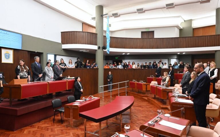 La Legislatura aprobó un nuevo régimen de feriados provinciales para impulsar el turismo y las economías regionales