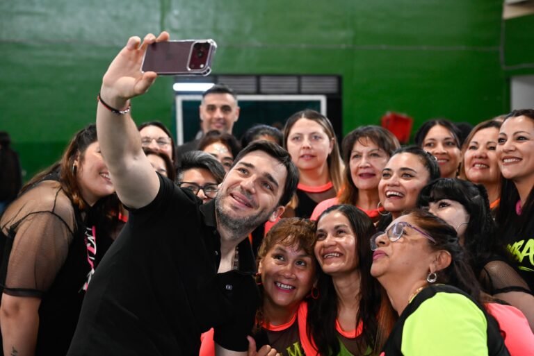 Día de la Madre: Torres celebró junto a familias y reafirmó su acompañamiento a las asociaciones vecinales