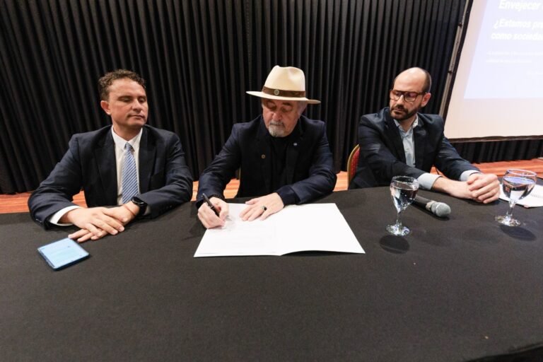 Othar: “Seguiremos potenciando las políticas públicas de las personas mayores”