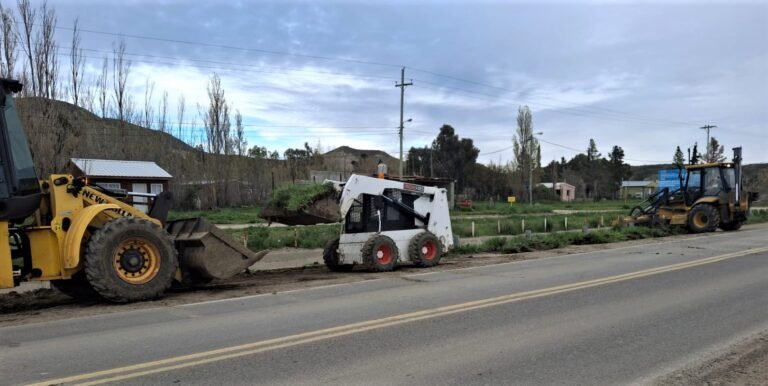 Vialidad Nacional realiza trabajos de limpieza y reparación en el acceso norte a Comodoro