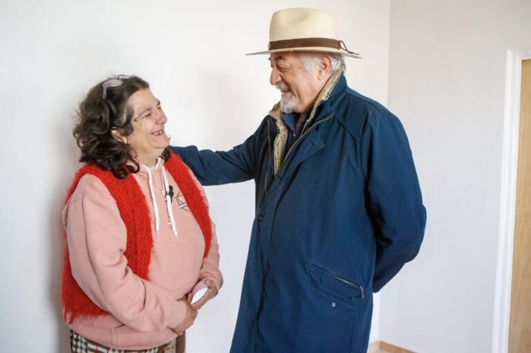 Le entregaron una vivienda a una vecina de Comodoro que no puede trabajar por sus problemas de salud