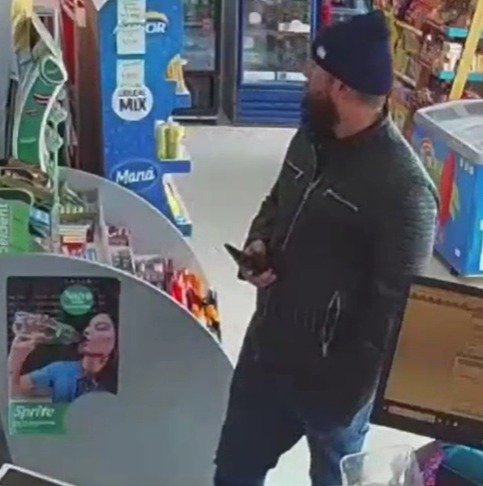 Robaron un celular de trabajo en una librería de Comodoro y alertan a los clientes