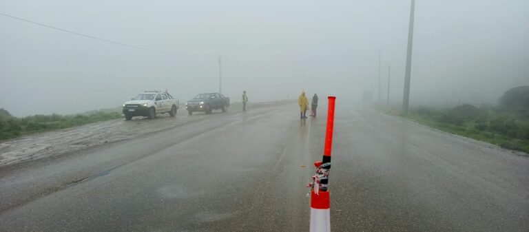 Piden circular con precaución por el camino Roque González debido a las lluvias y la neblina