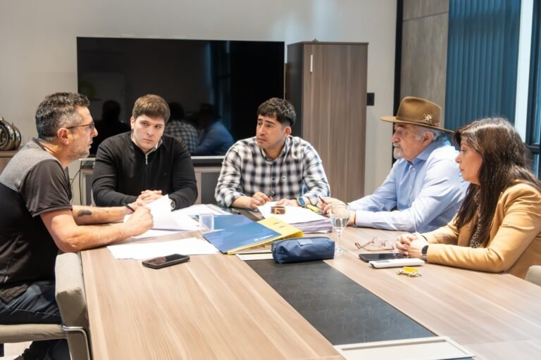 Entregaron los primeros 39 terrenos con servicios a familias afectadas por el cerro Hermitte