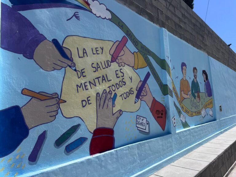 Concluyeron el mural comunitario en el Centro de Día de Salud Mental del Hospital Regional